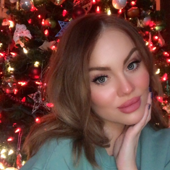 Meet your Posher, Sarah - Picture 1 of 1